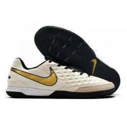 Scarpe da calcio Nike Legend VIII Academy IC Cream d'oro